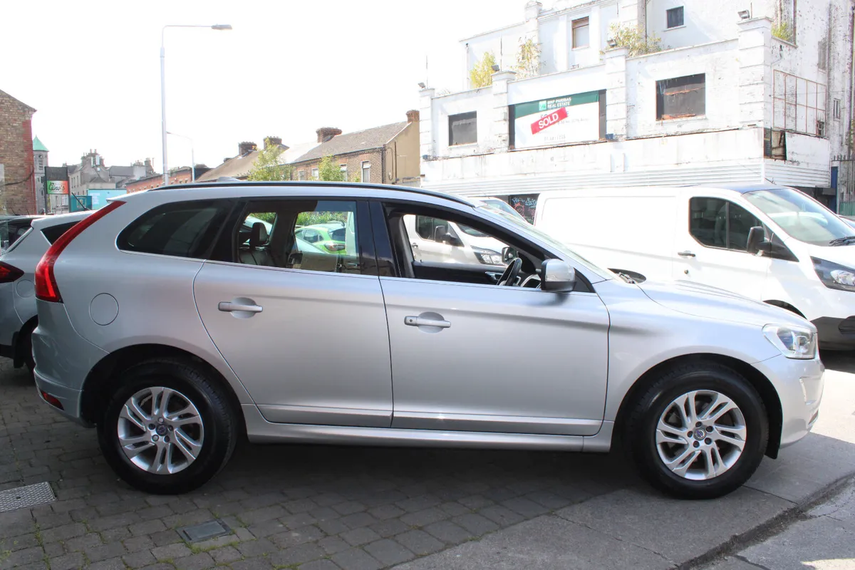 Volvo XC60 2.0 D4 2016 *FSH* LEATHER*NAV* - Image 3