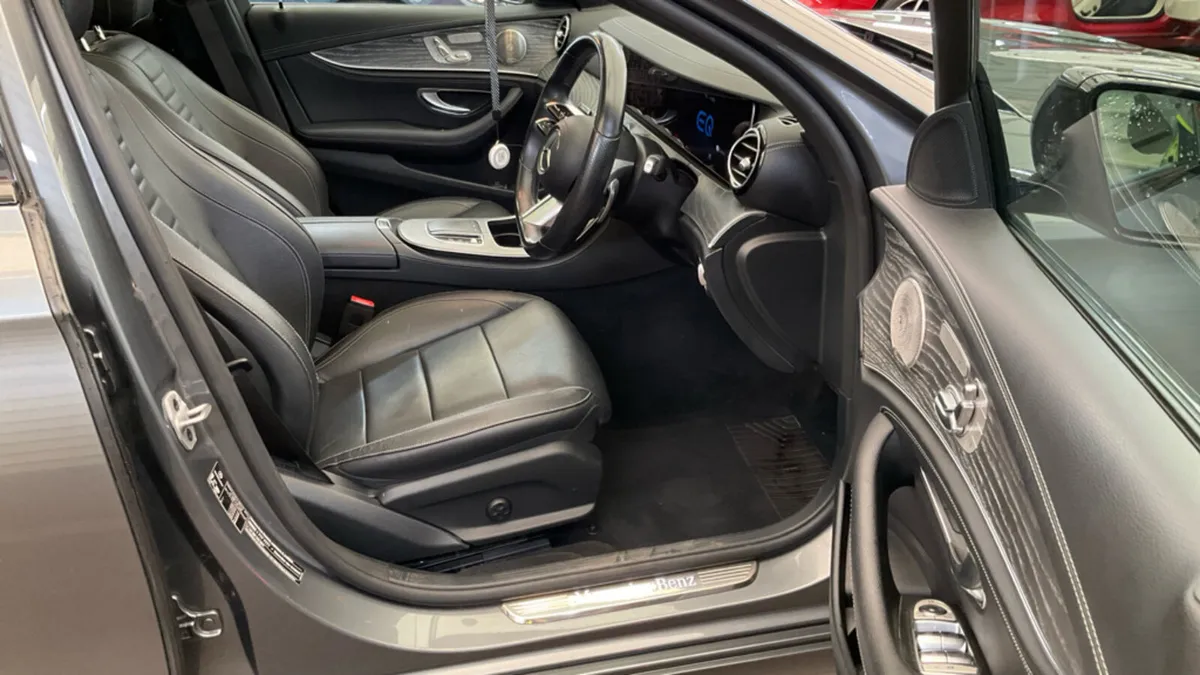 MERCEDES-BENZ E CLASS AMG LN NGT ED PRM + DE LINE - Image 2