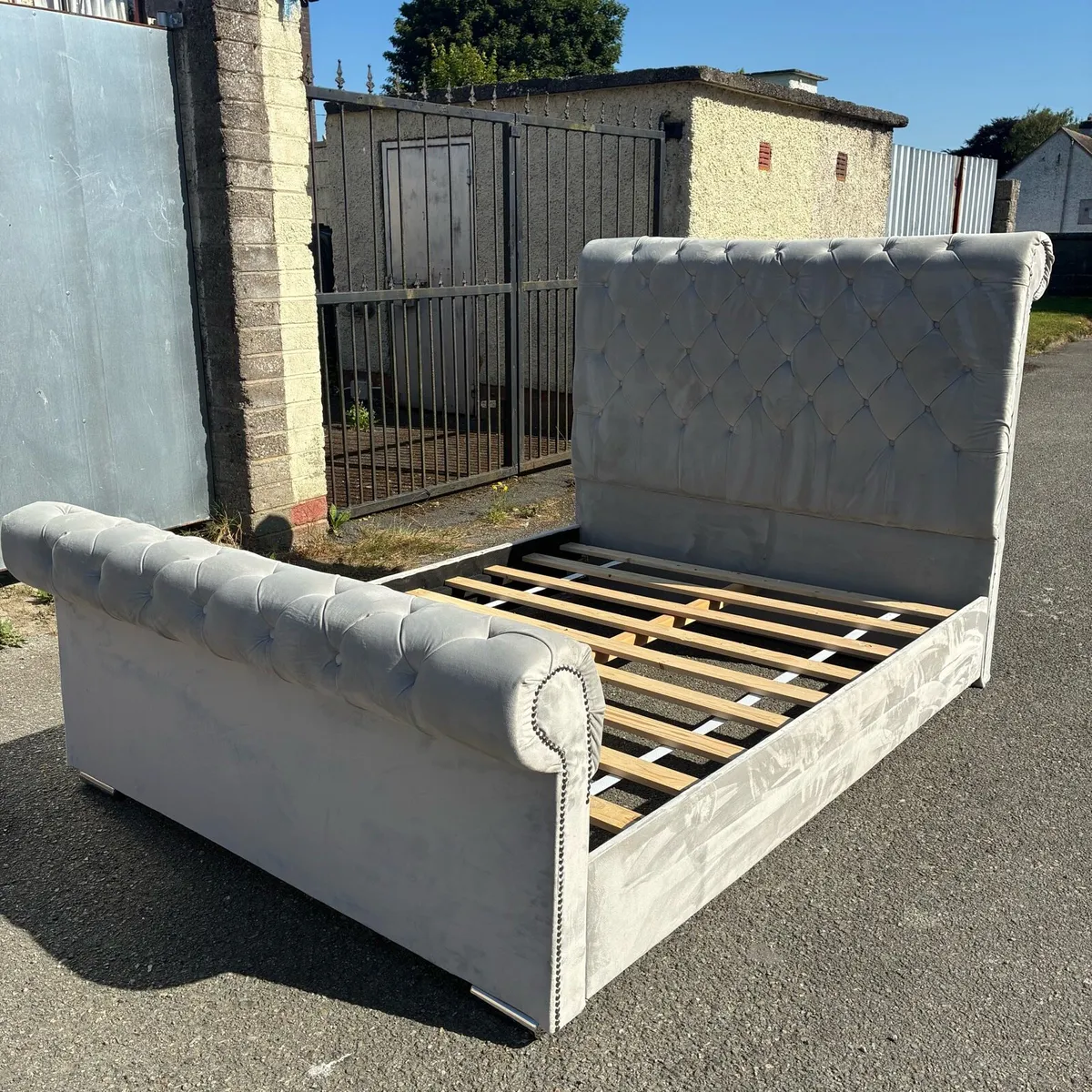 5ft King Crushed Velvet Bed Frame - Image 3