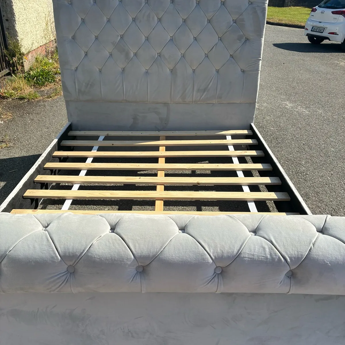 5ft King Crushed Velvet Bed Frame - Image 4