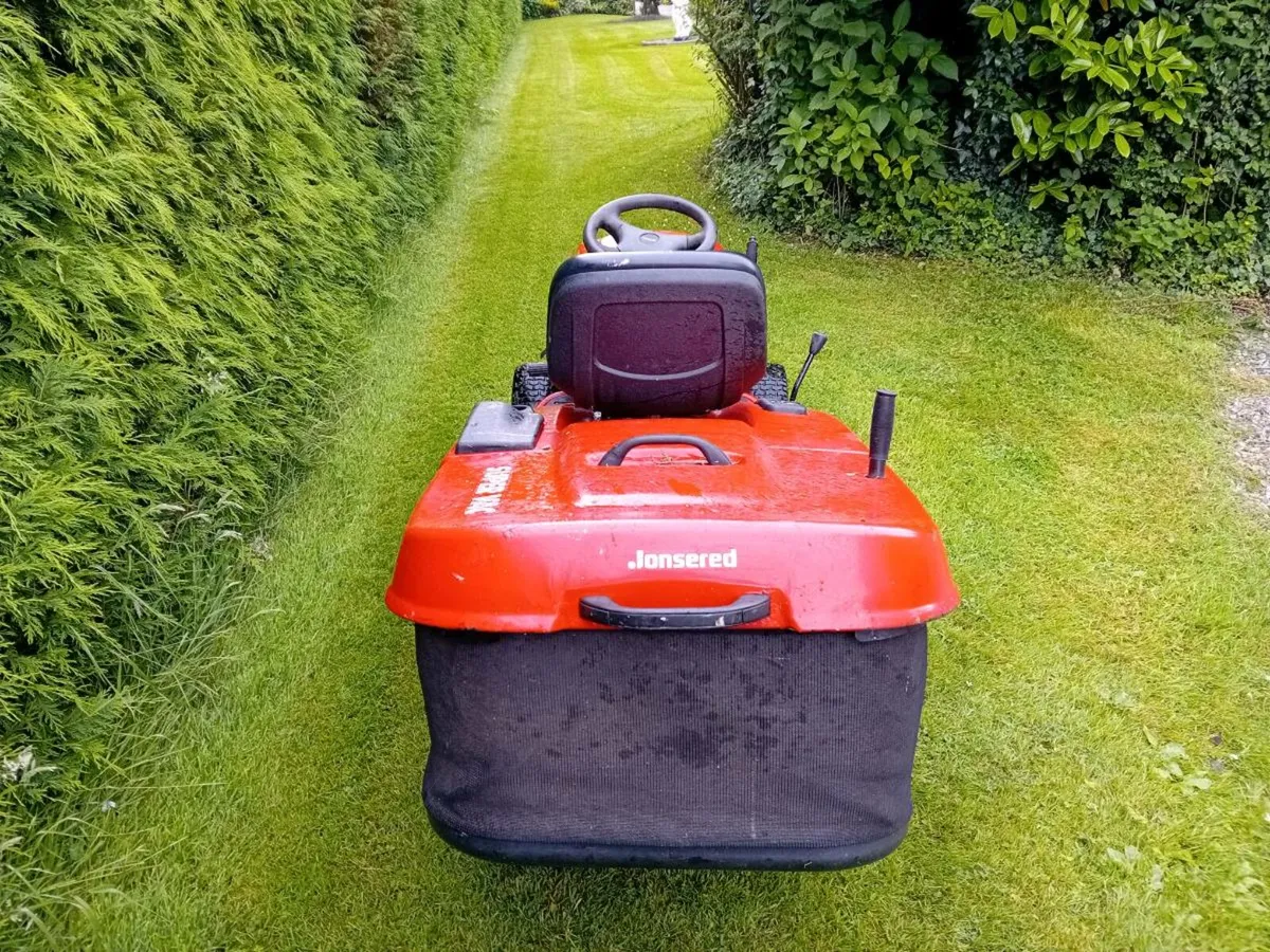 Ride on lawnmower - Image 3