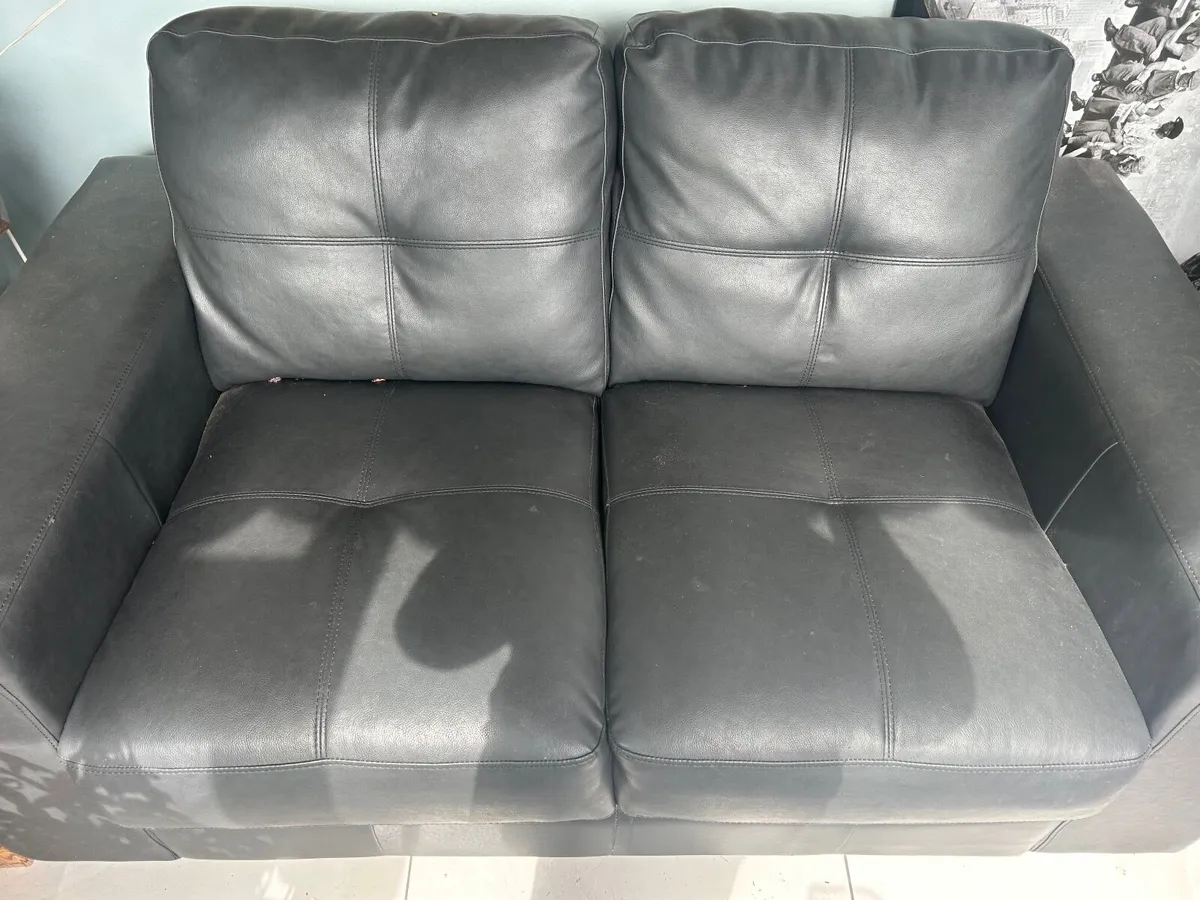 Couch and one seater - Image 2
