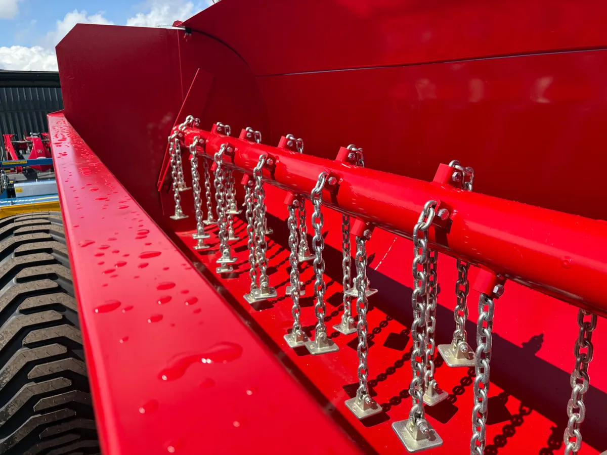New Hi Spec Manure Spreaders - Image 4