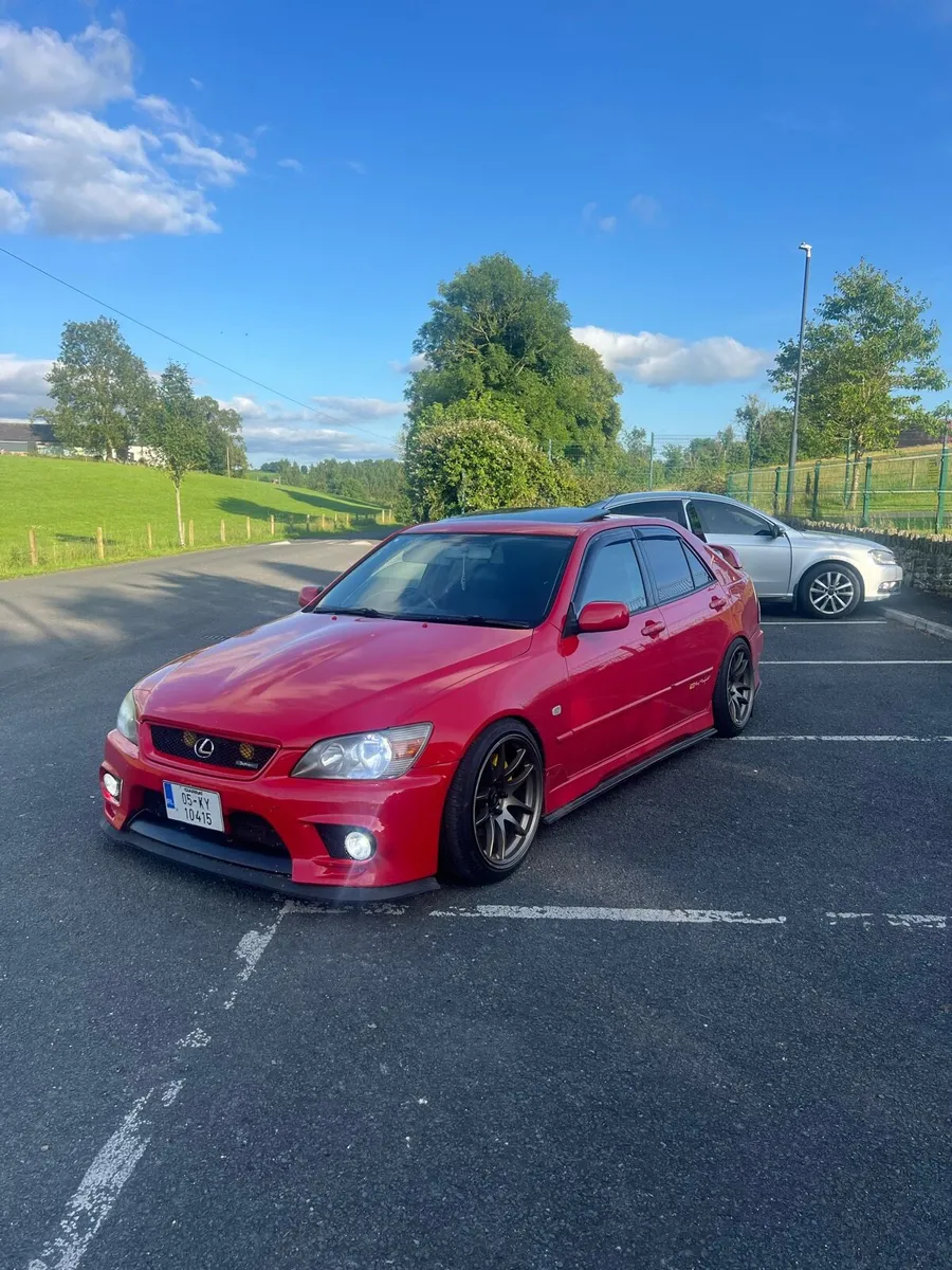 Lexus is200 sport - Image 1