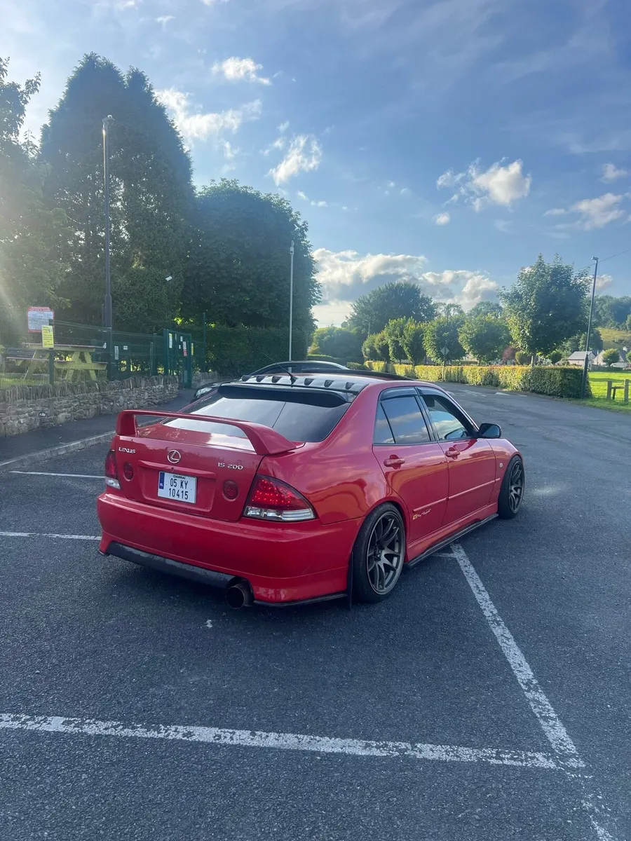 Lexus is200 sport - Image 2