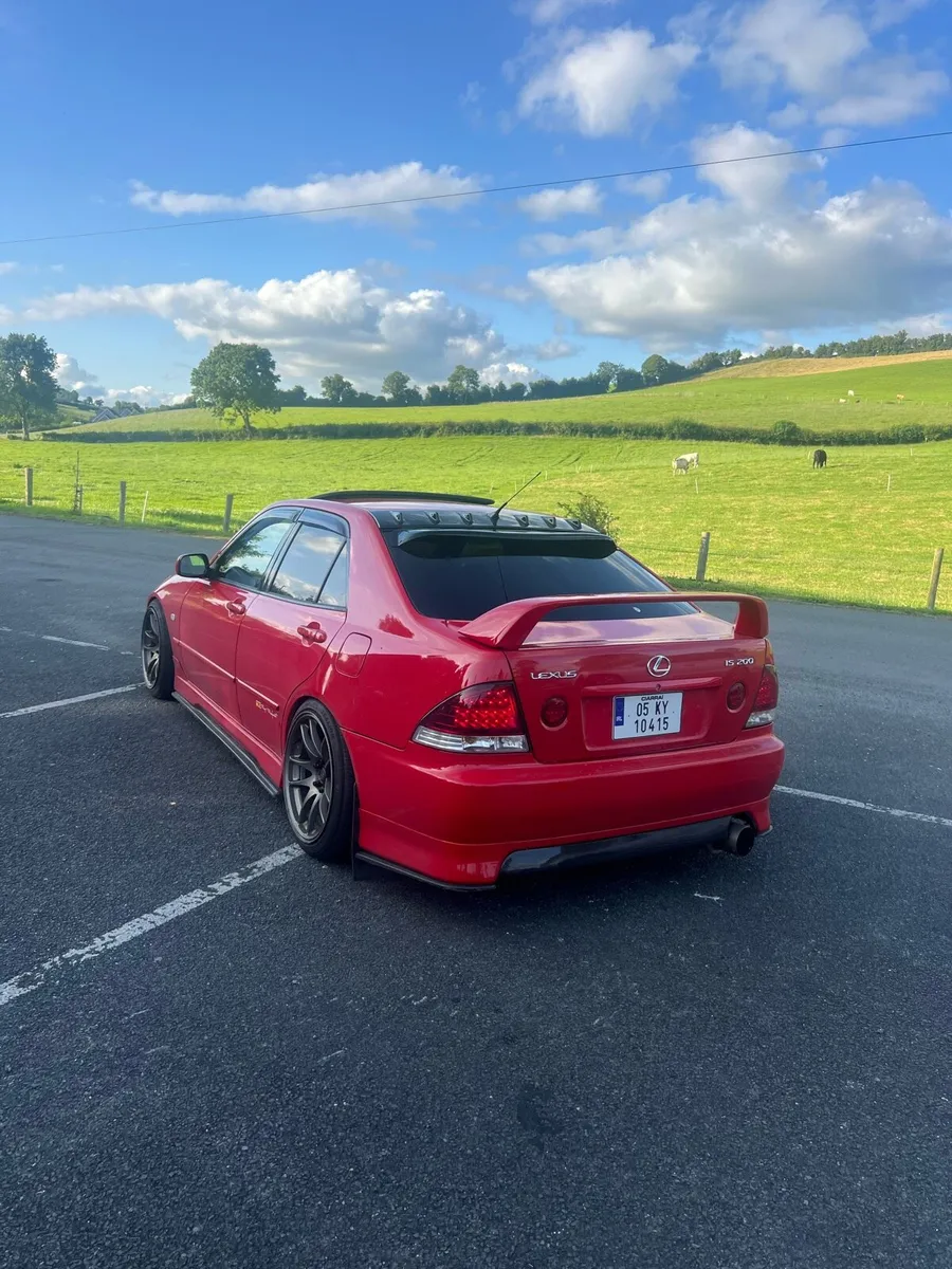 Lexus is200 sport - Image 3