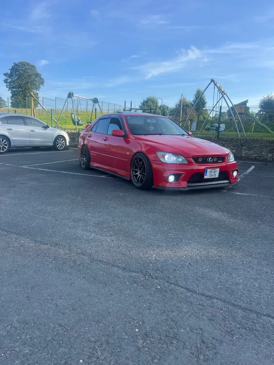 Lexus is200 sport - Image 4
