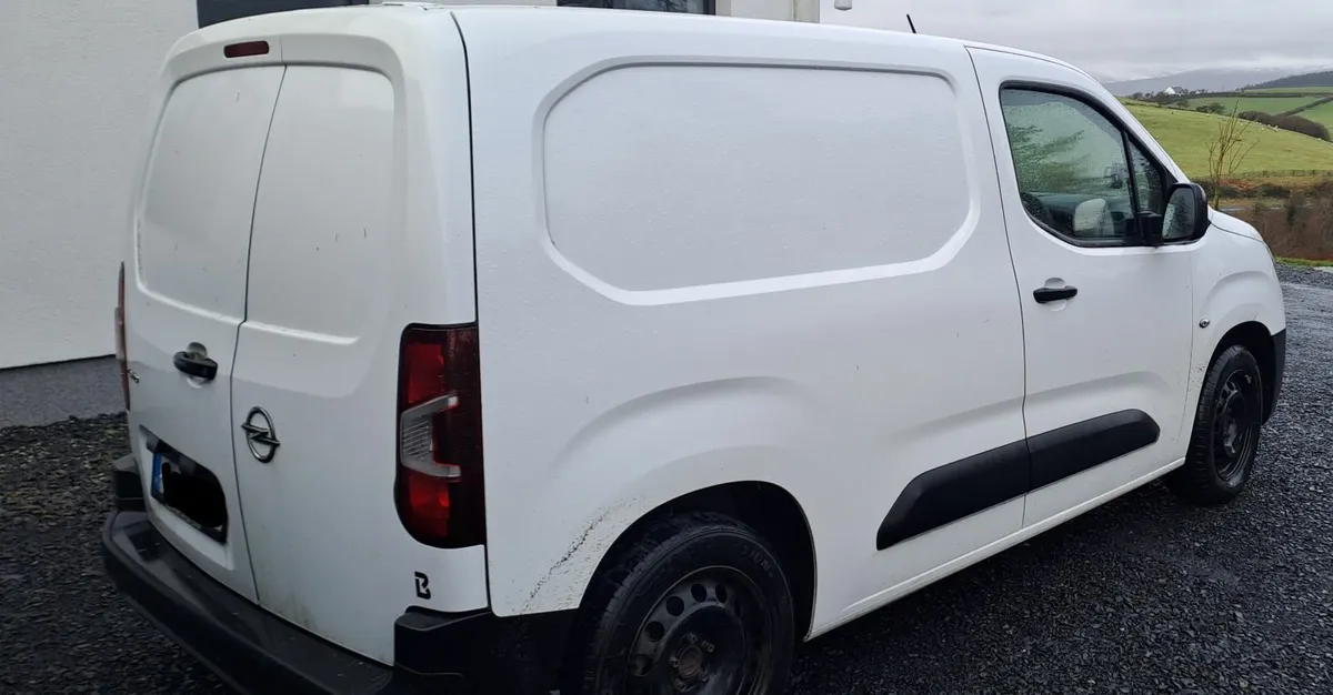 Opel Combo 2022 - Image 2
