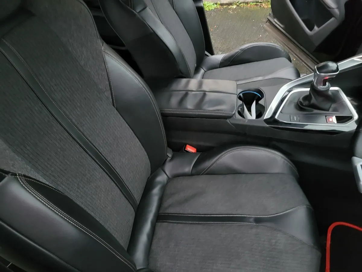 Peugeot 3008 2018 - Image 2