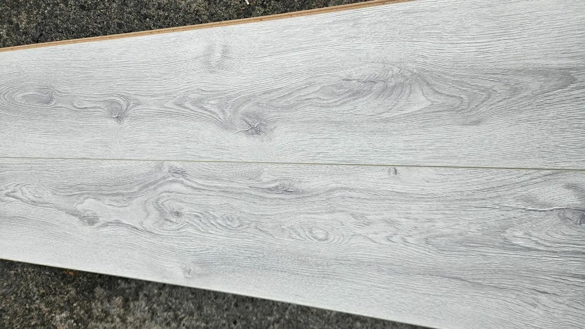 8mm miami grey click Flooring. - Image 3