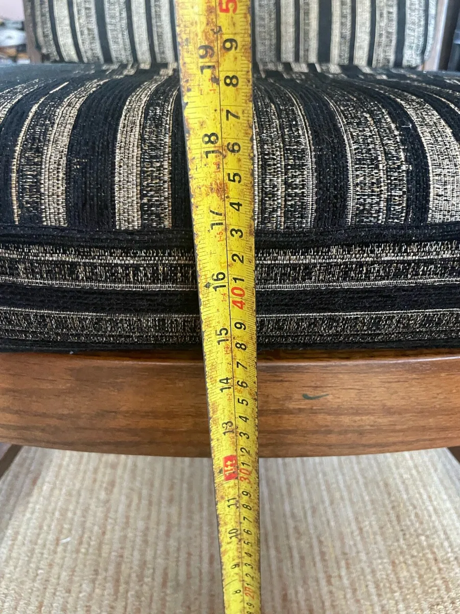 Old Arm Chair - Image 2