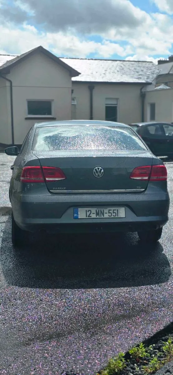 Volkswagen Passat 2012 low mileage - Image 4