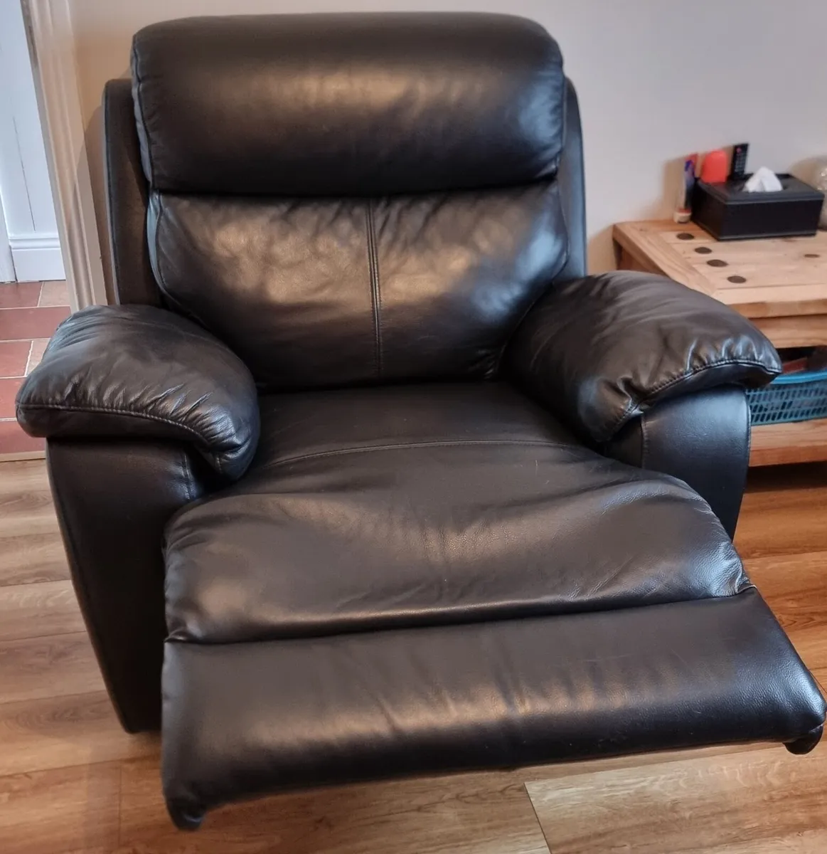 Leather 3 piece suite - Image 1