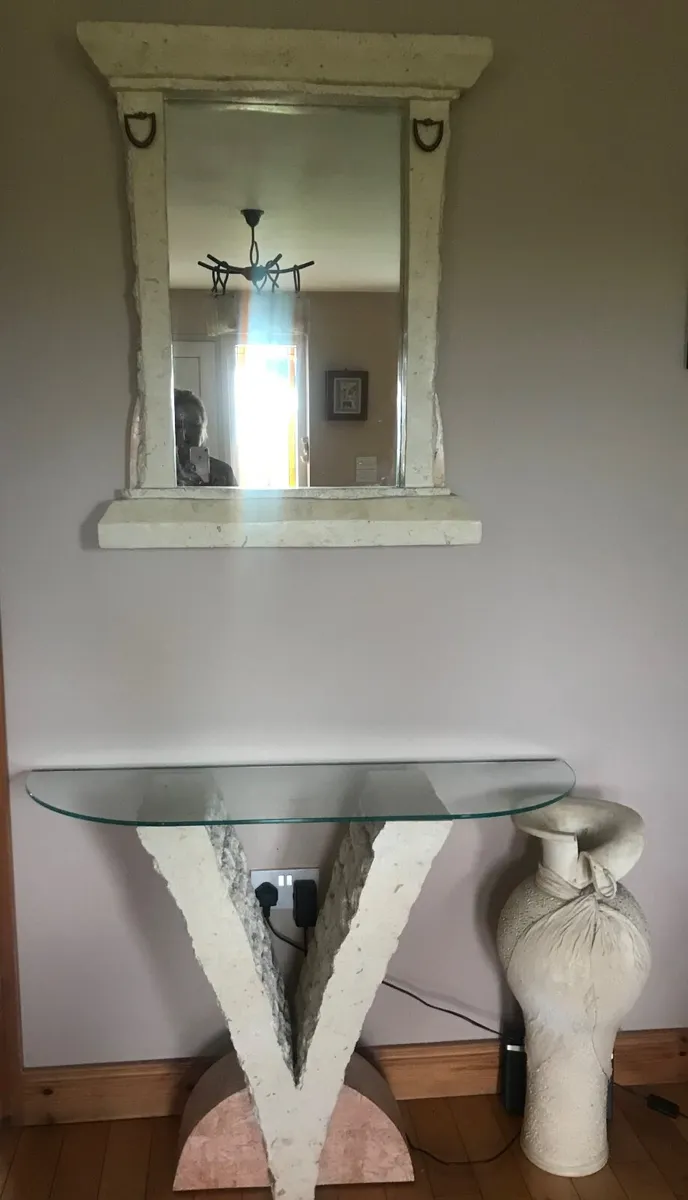 House items - Image 1