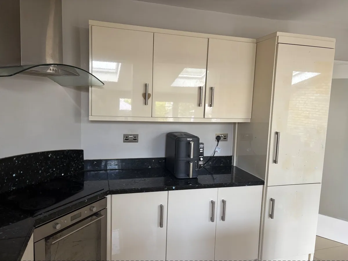 Kitchen - Image 2