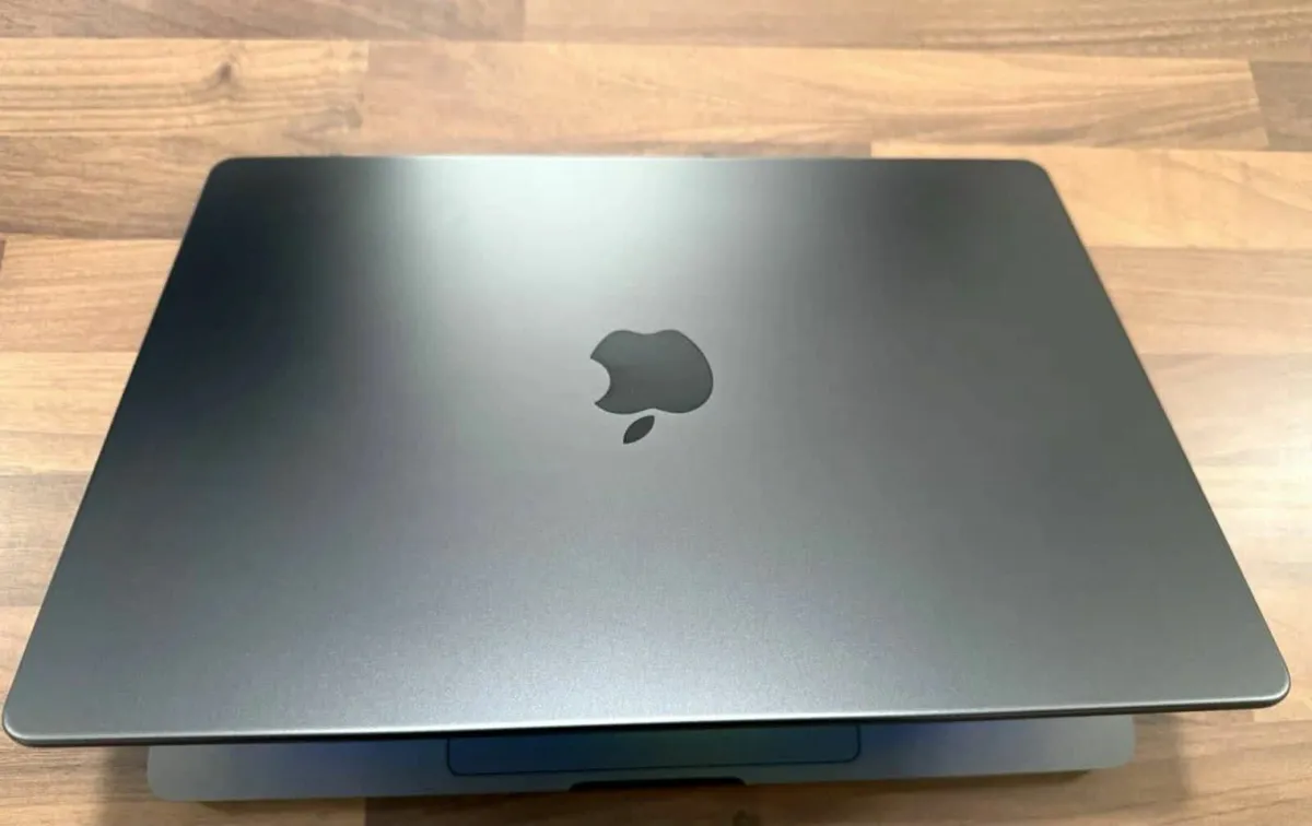Apple MacBook Pro M4 14” 10-Core , 16GB RAM 512SSD - Image 1