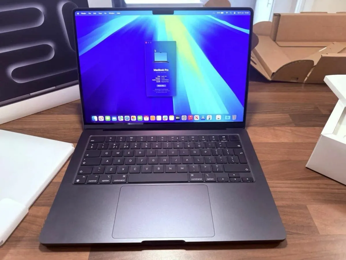Apple MacBook Pro M4 14” 10-Core , 16GB RAM 512SSD - Image 2