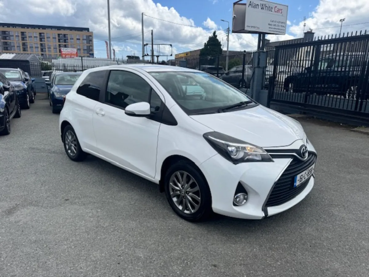 Low mileage Toyota Yaris 1.0 VVT-I ICON 68BHP 3DR - Image 1