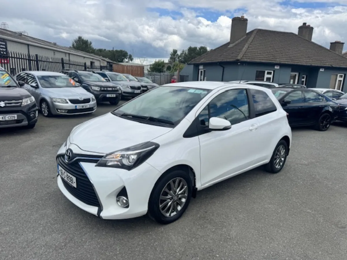 Low mileage Toyota Yaris 1.0 VVT-I ICON 68BHP 3DR - Image 4