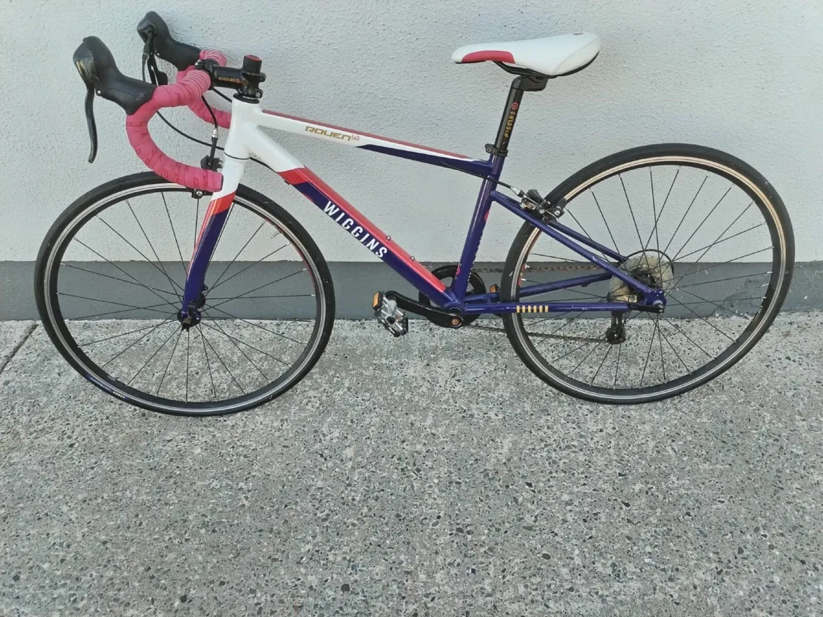 Wiggins kids racing bicycle - Image 1