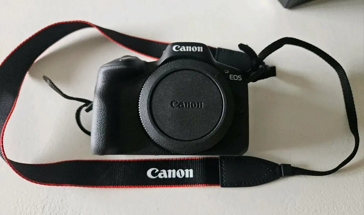 Canon EOS R50 - Image 2