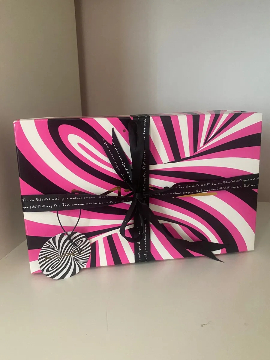 Mac Makeup Set - Image 1