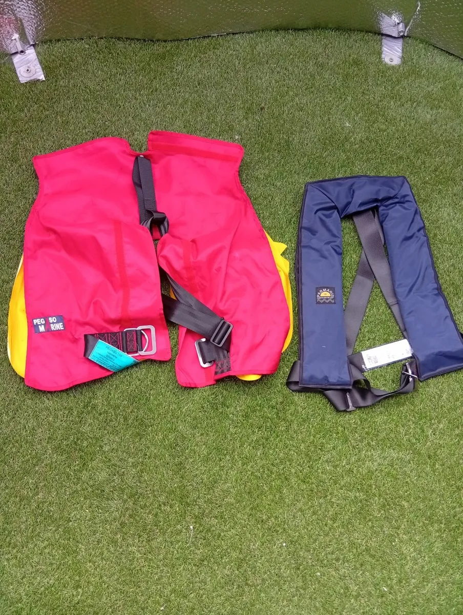 Quality Automatic life jackets/vests 2pair - Image 1