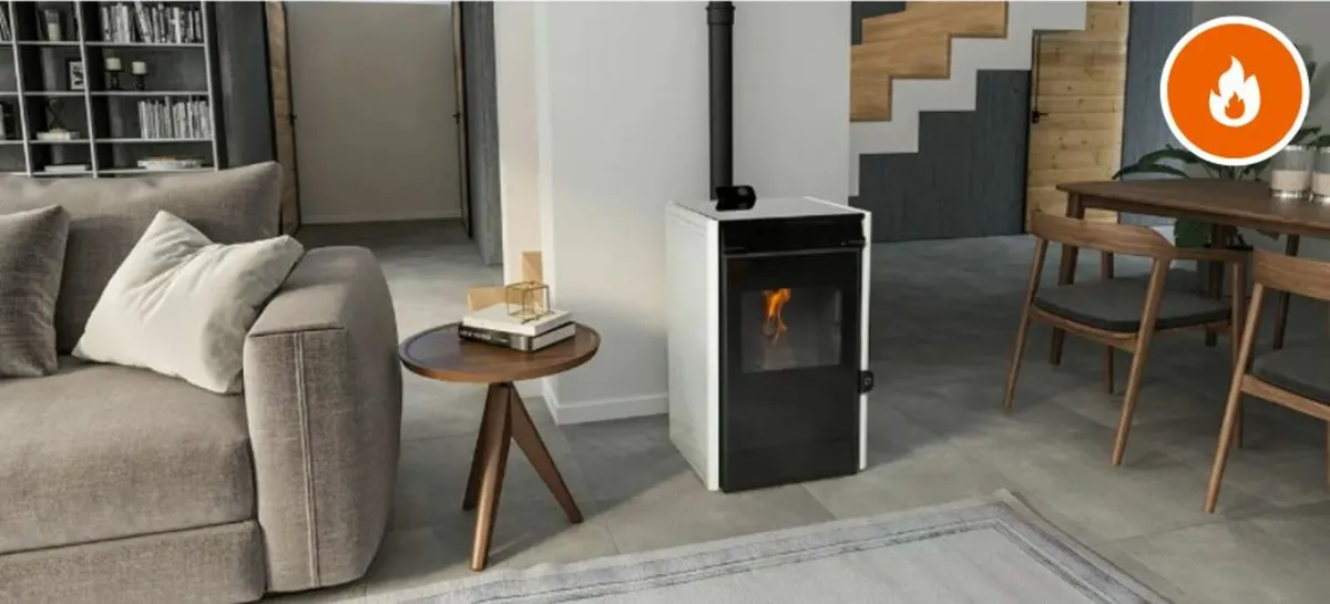 6Kw, white wood pellet stove, perfect condition - Image 1