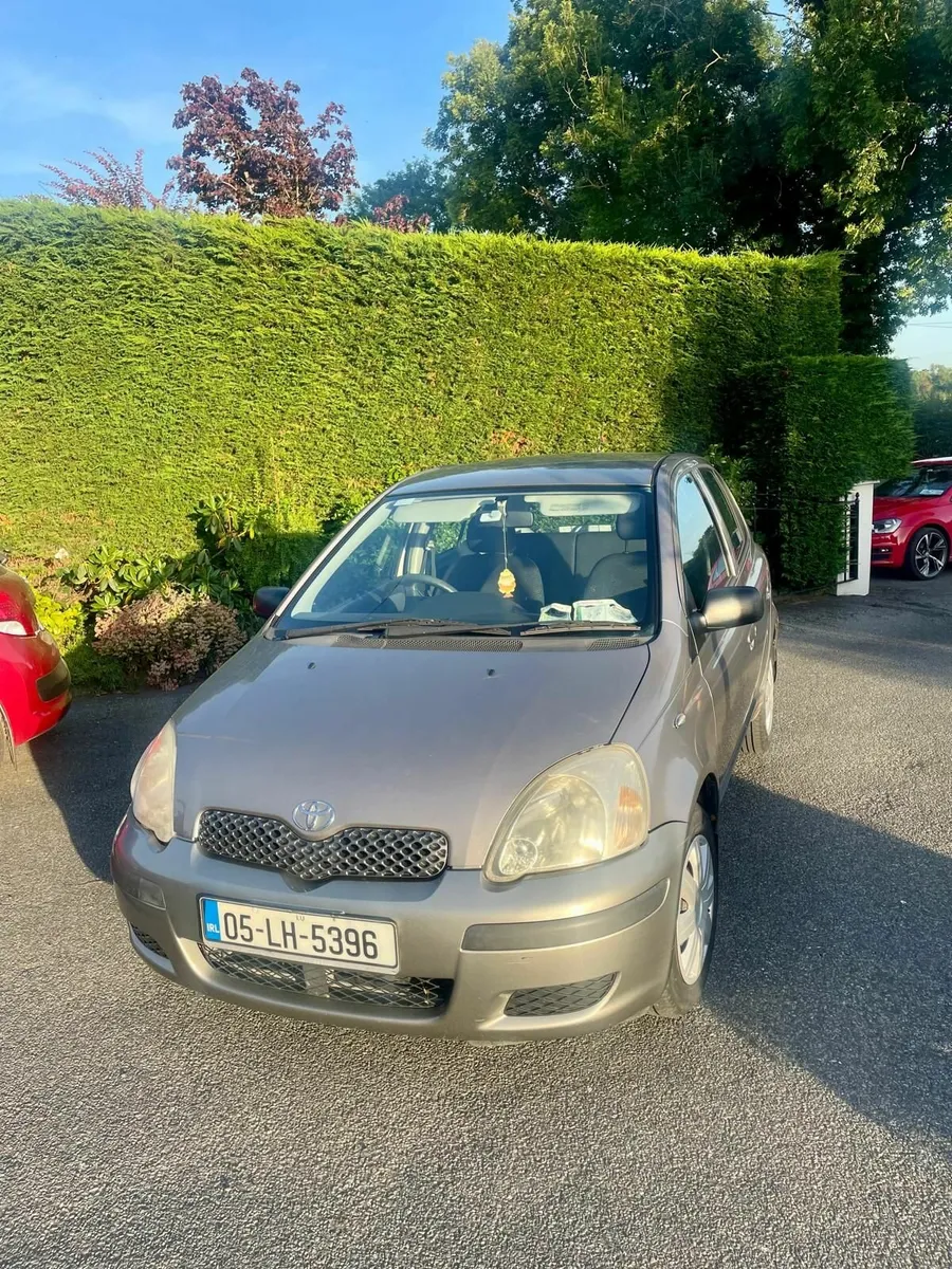 Toyota Yaris 2005 - Image 2