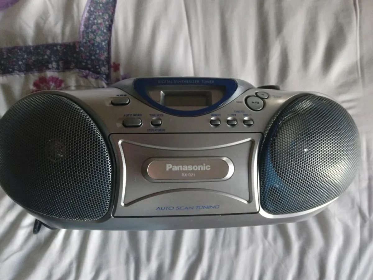 Stereo - Image 1