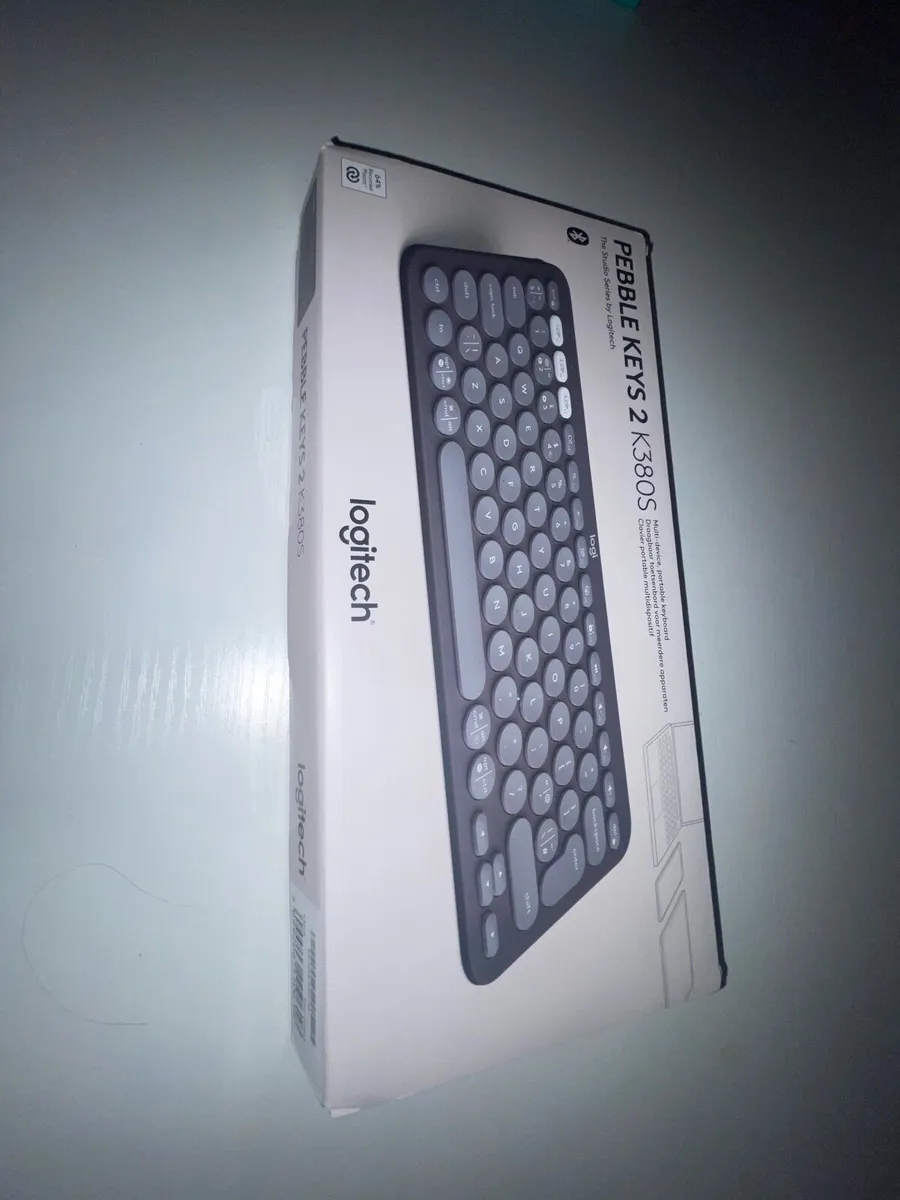 Wireless Logitech mouse + keyboard - Image 2
