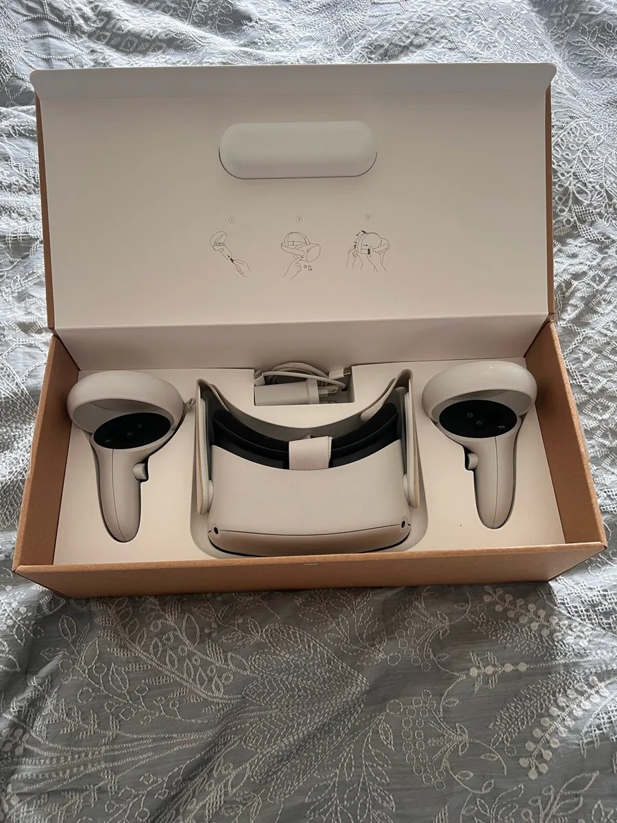 Meta Quest 2 VR headset - Image 1