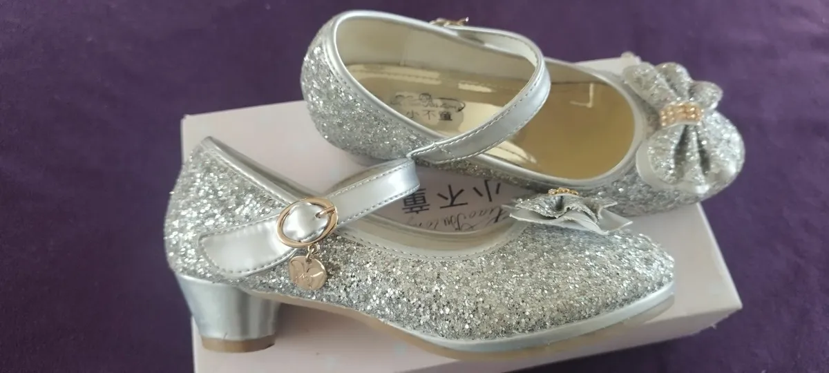 Little girl dress up shoes 34/ 2UK Dungarvan - Image 3