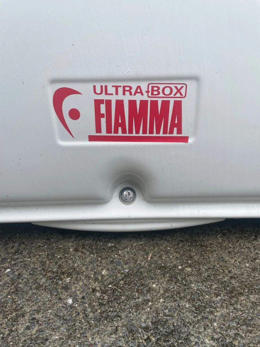 Fiamma Ultra Storage Box 320 - Image 4