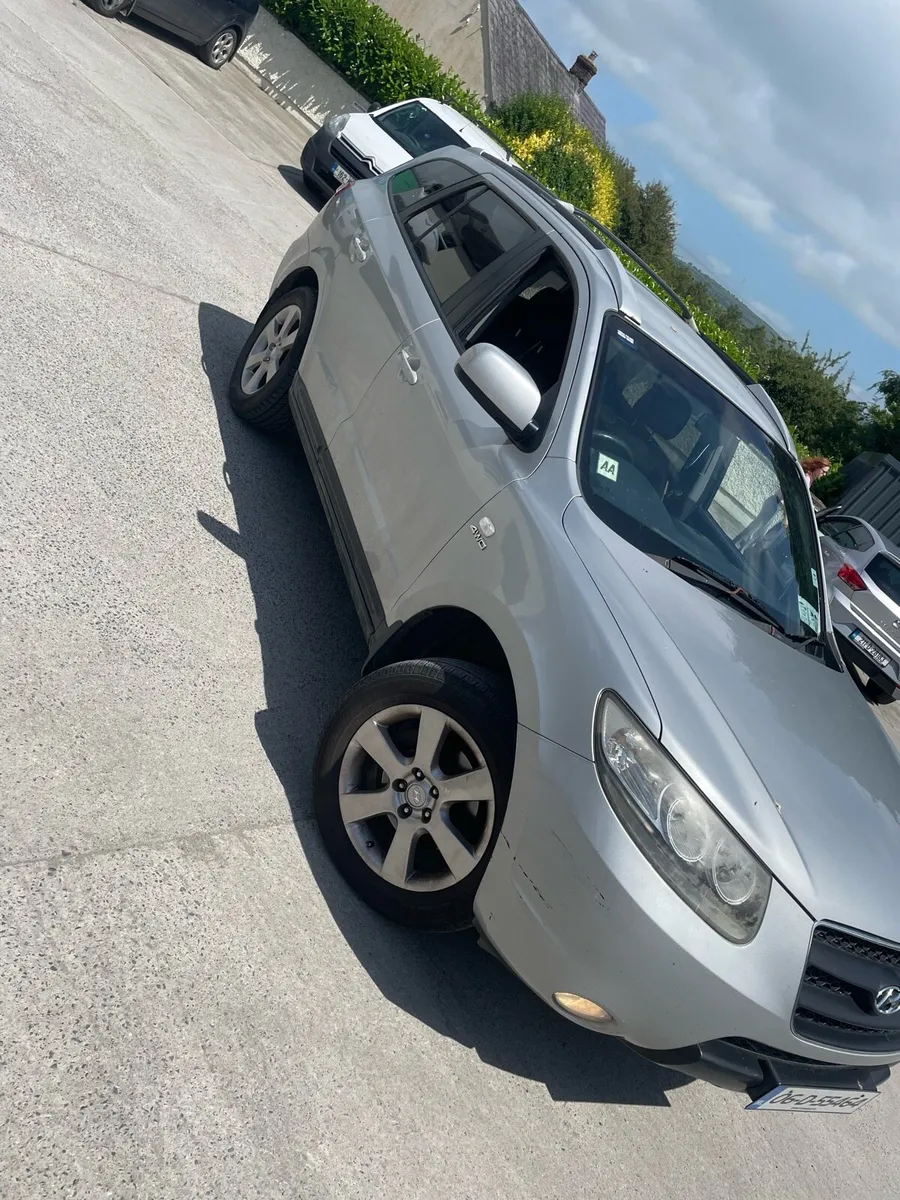 Hyundai Santa Fe - Image 1