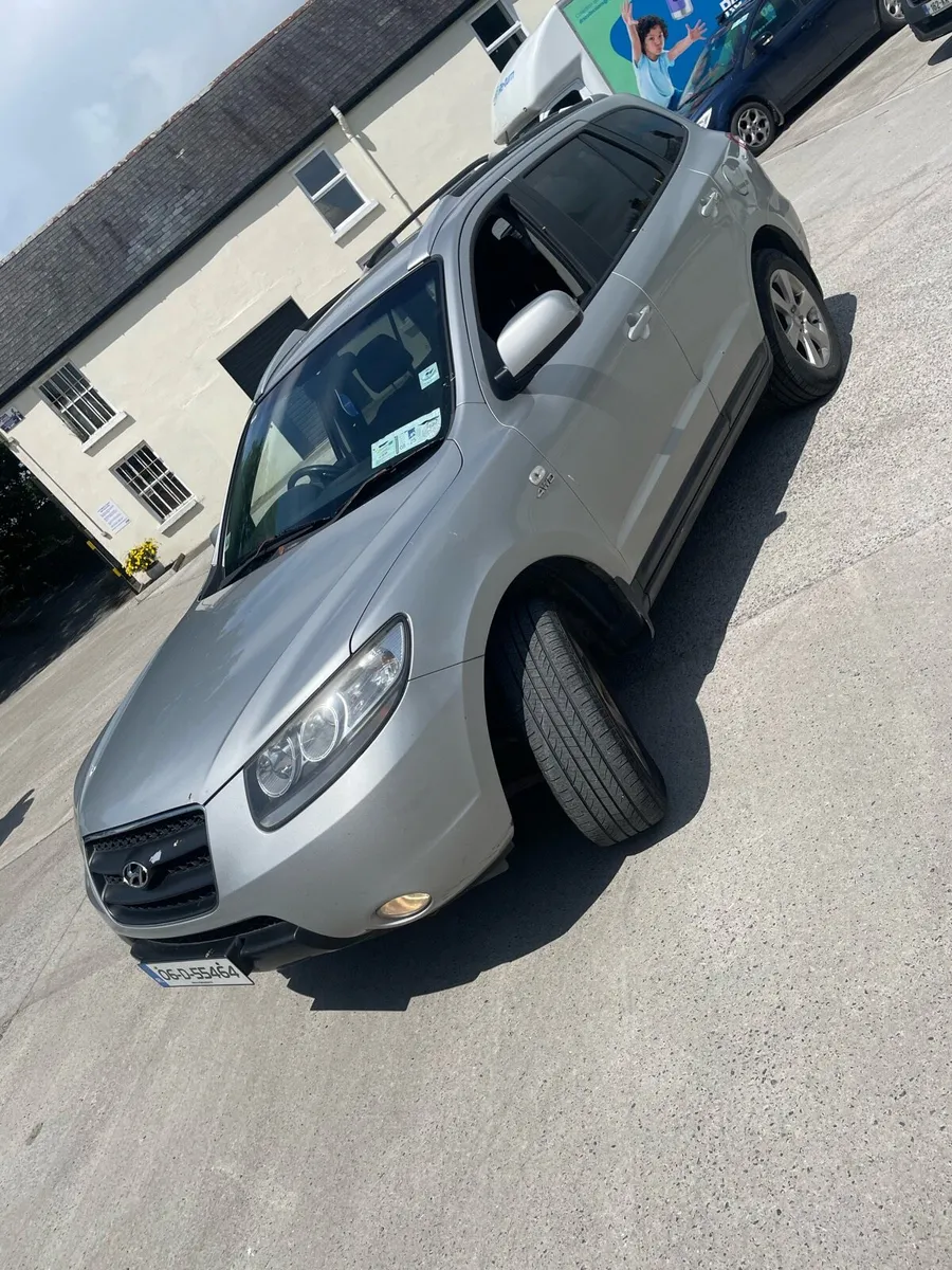 Hyundai Santa Fe - Image 2