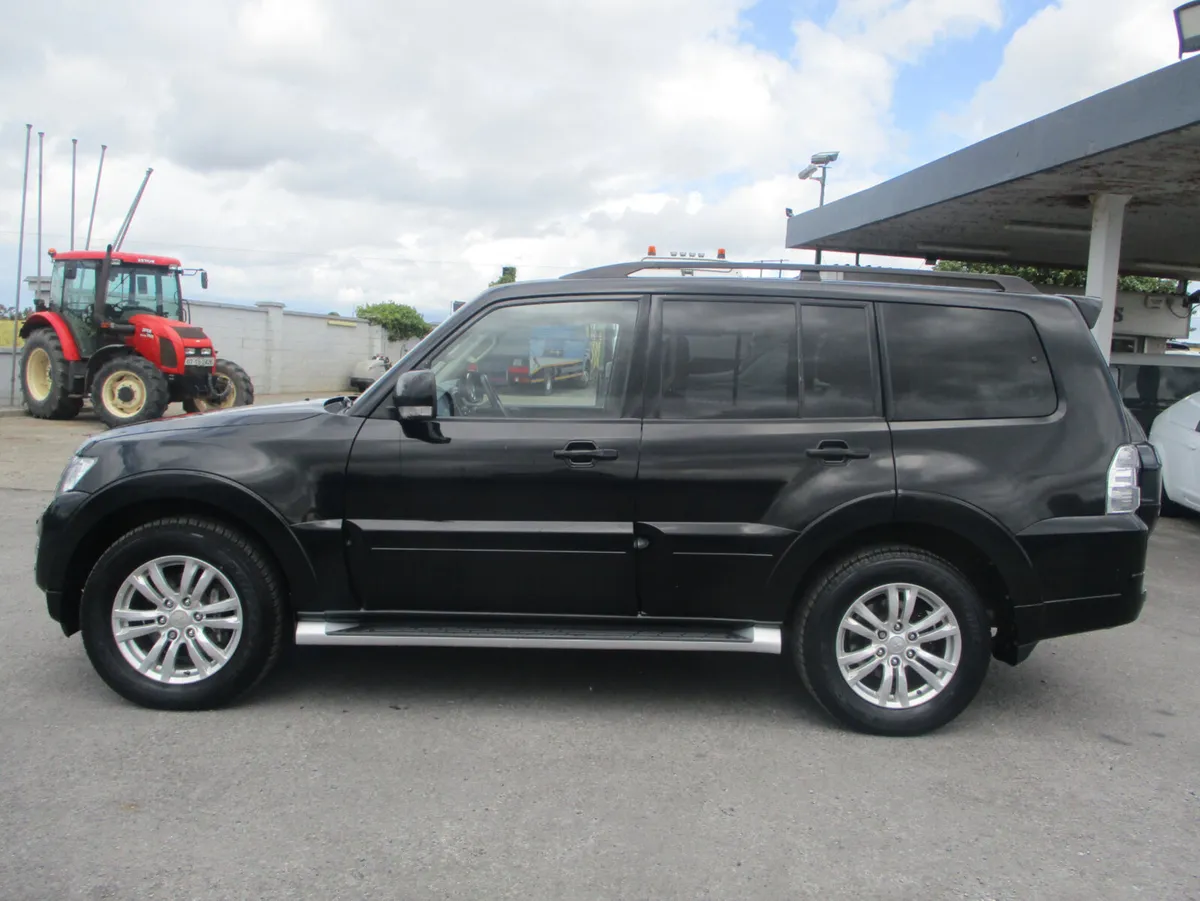 Mitsubishi Pajero 3.2 DID LWB COMM AUTO - Image 4