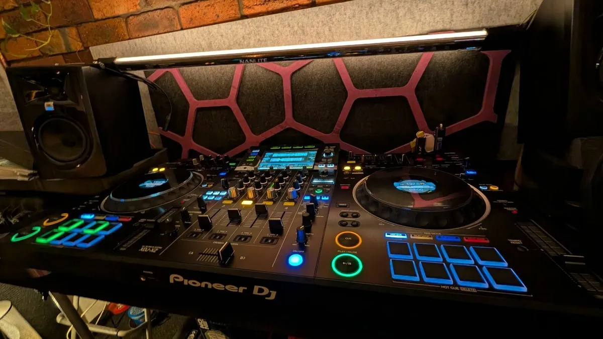 Pioneer XDJXZ controller - Image 2