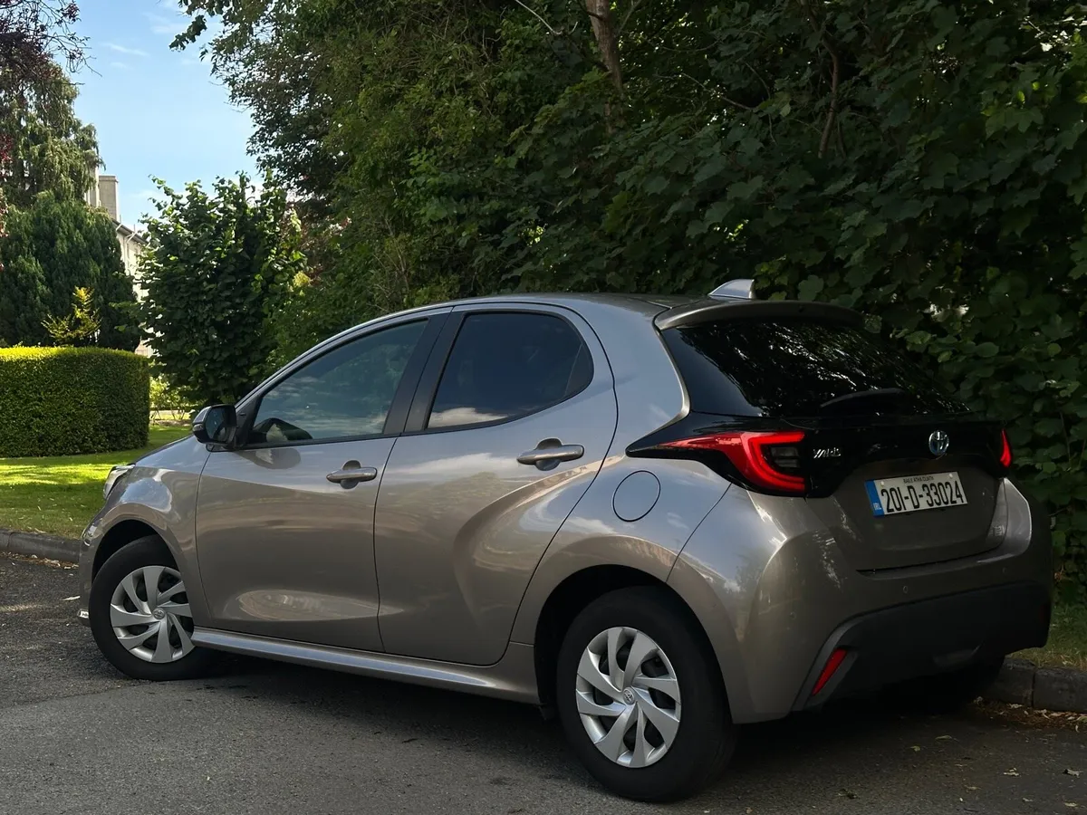 2020 TOYOTA YARIS HYBRID - Image 4