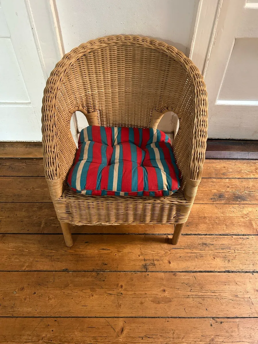 CHILDREN WICKER CHAIR
