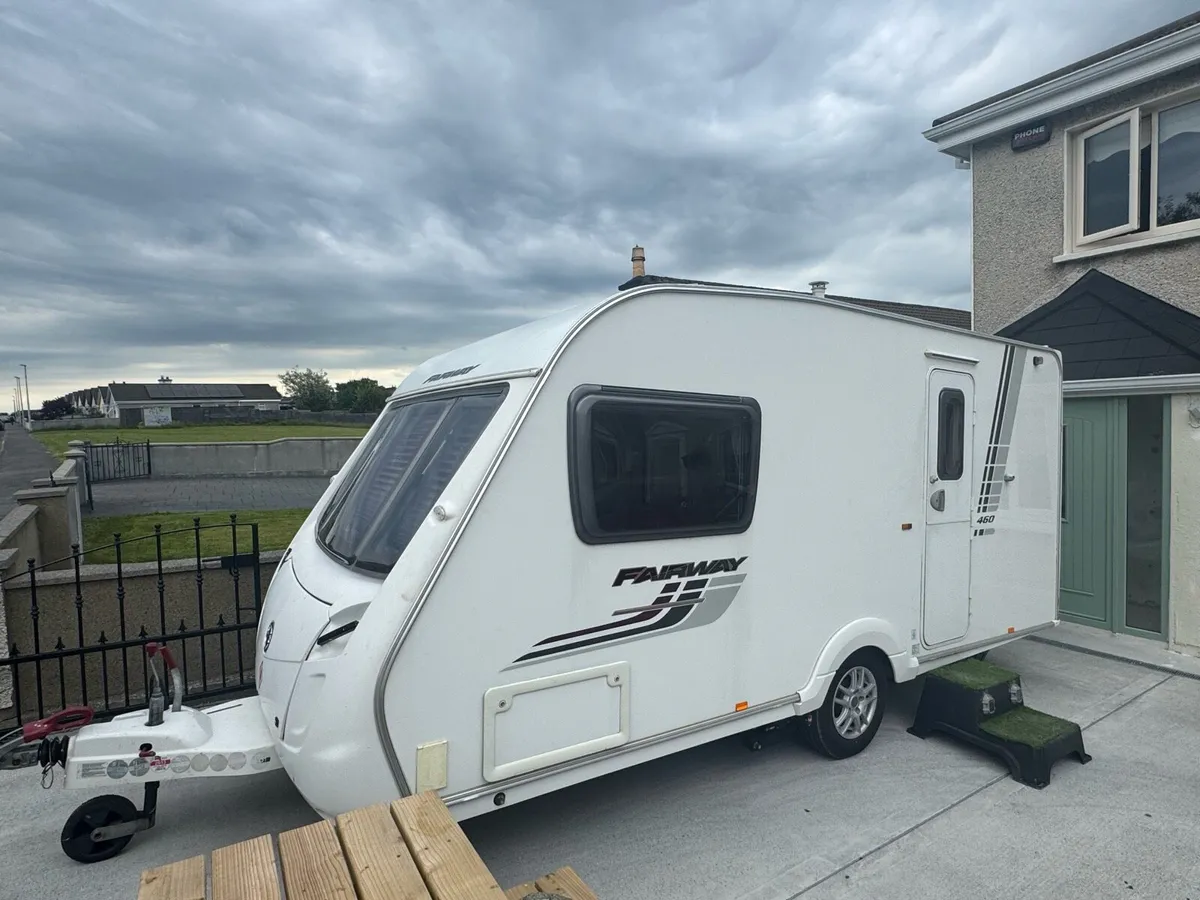 SWIFT FAIRWAY 2 BERTH CARVAN GOOD CONDITION - Image 2
