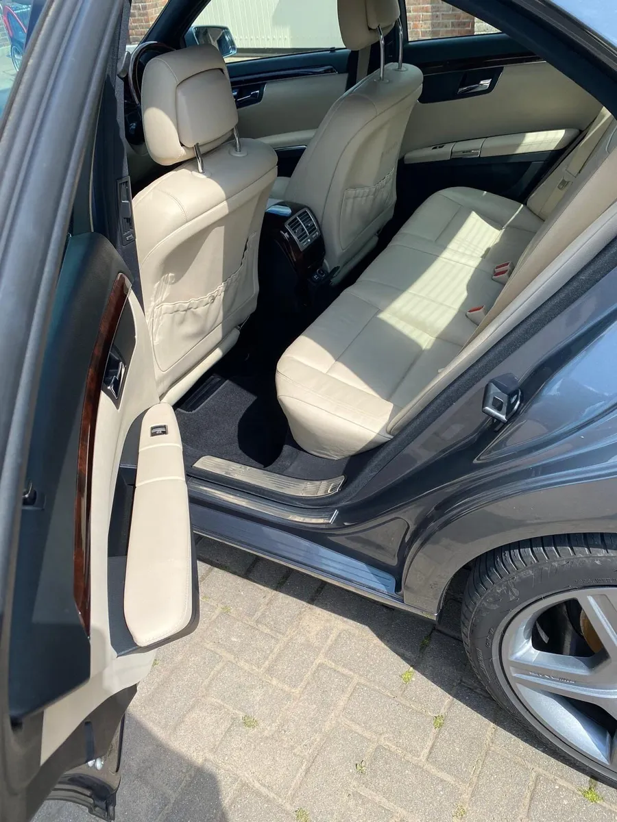 Mercedes S350 Mercedes Service History 80,000 KM - Image 1