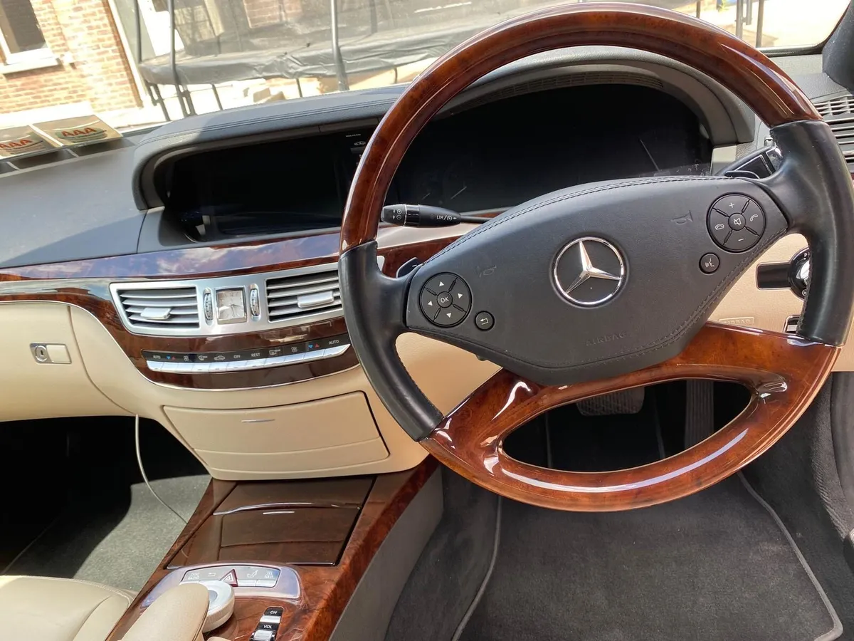 Mercedes S350 Mercedes Service History 80,000 KM - Image 2