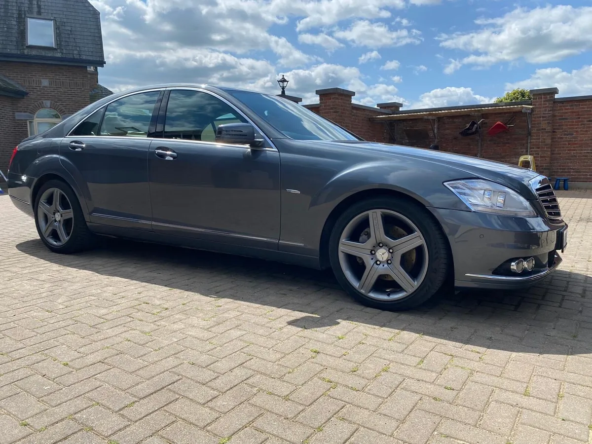 Mercedes S350 Mercedes Service History 80,000 KM - Image 4