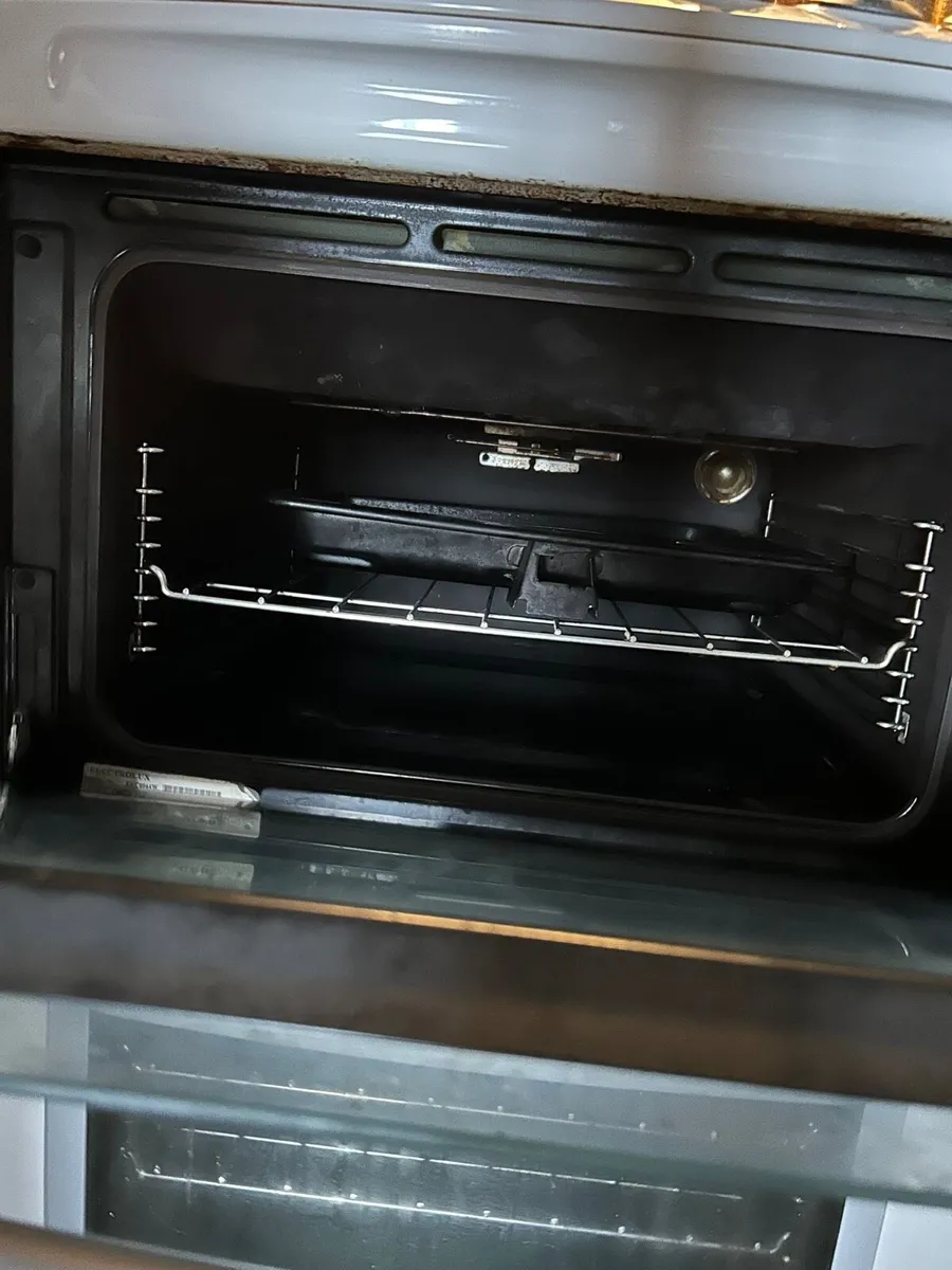 Double Oven Electric Cooker with Ceramic Hob - Image 3