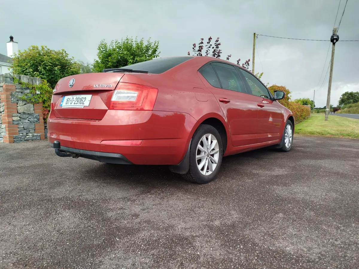 Skoda Octavia 2016 - Image 2