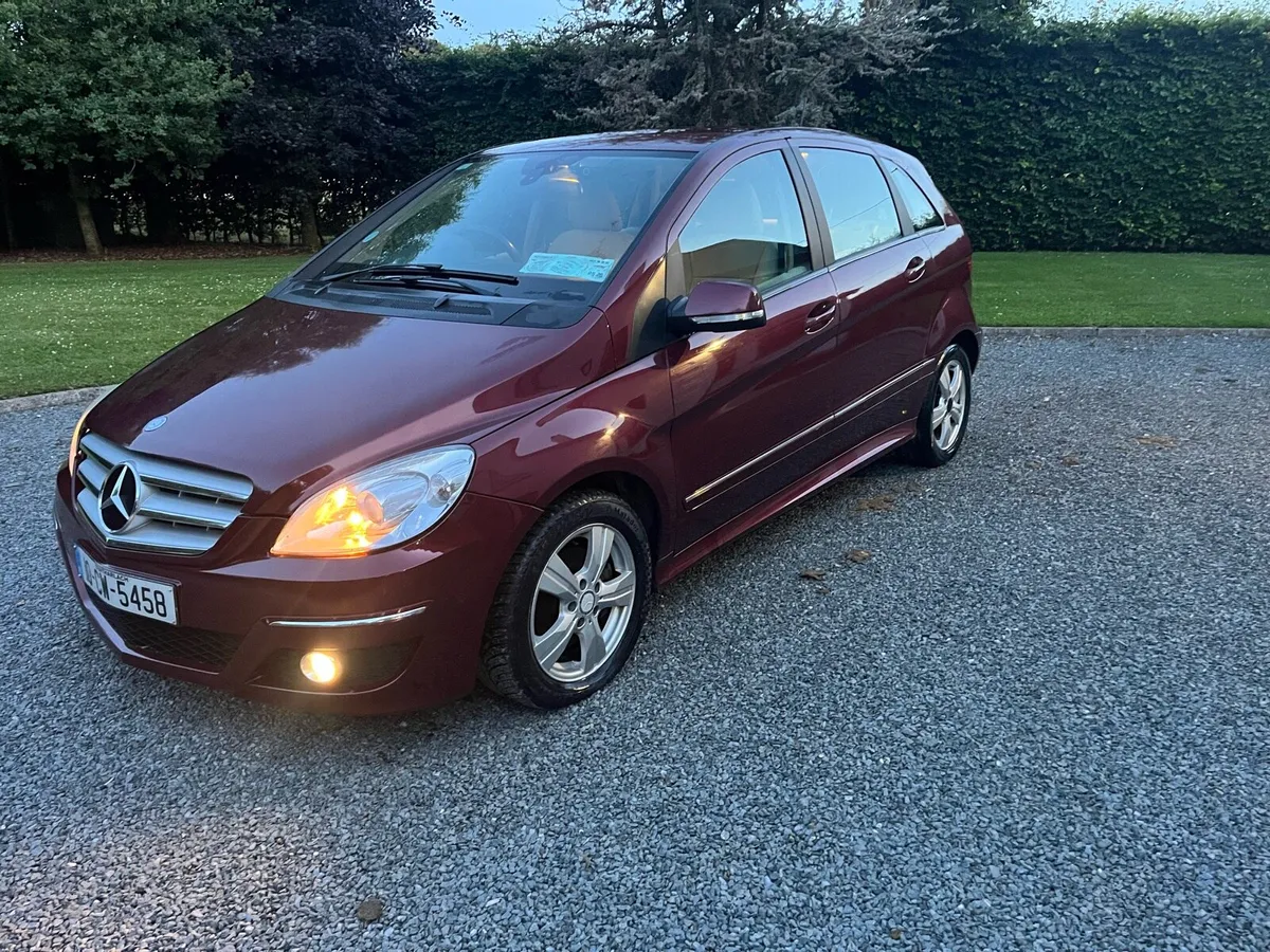 Mercedes - Image 1