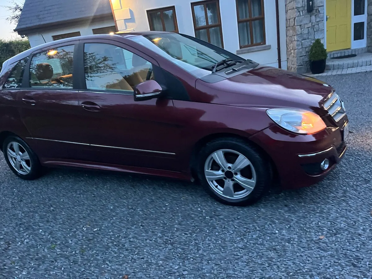 Mercedes - Image 3