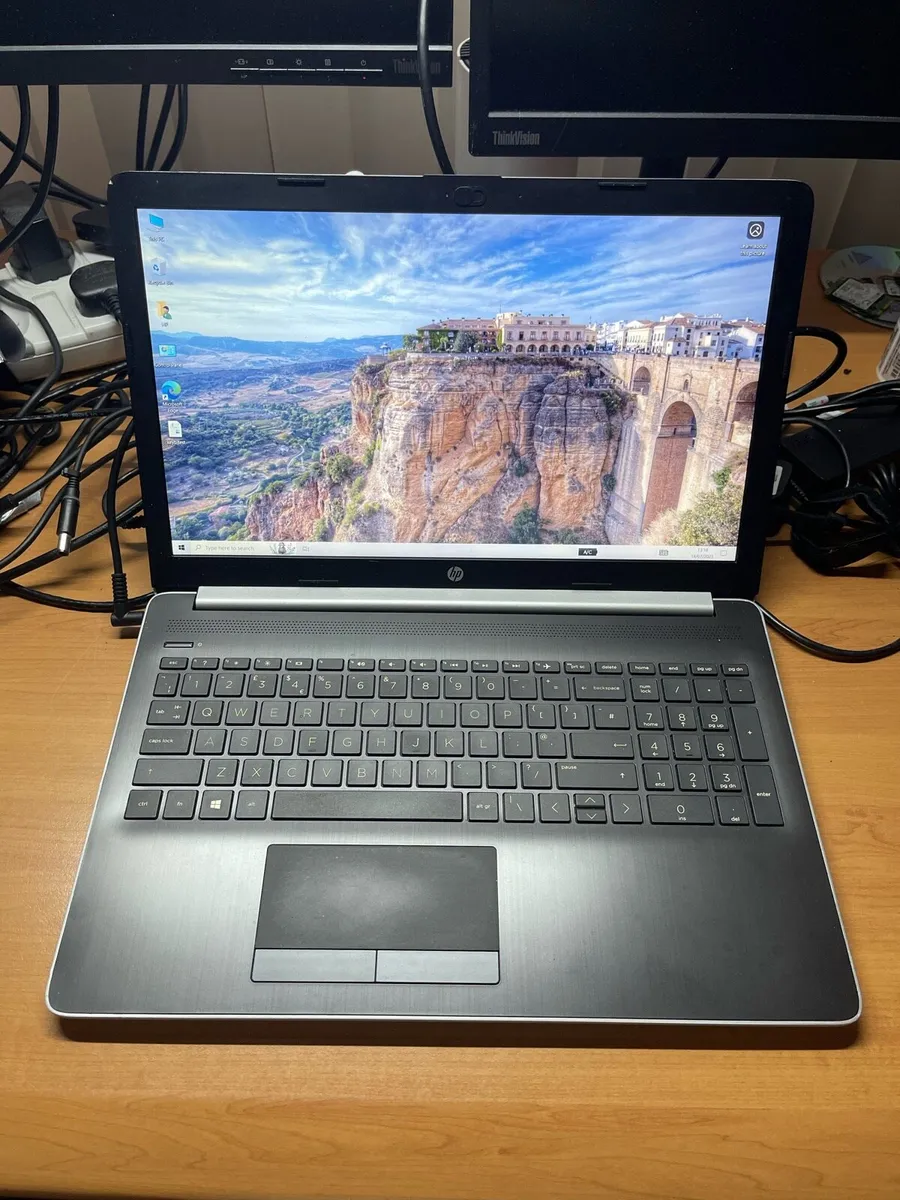 Hp laptop 8gb 1 TB HDD win 10 - Image 1