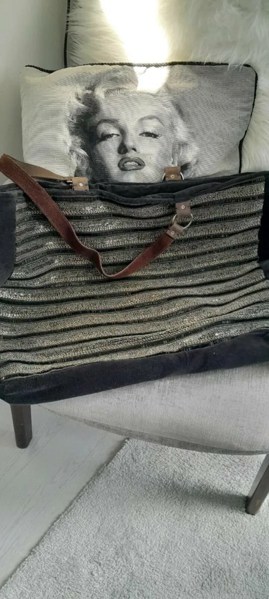 Classy dark beaded bag - Image 1